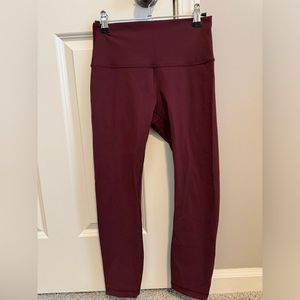 Like new women’s cabernet Lululemon align 7/8 yoga pants
